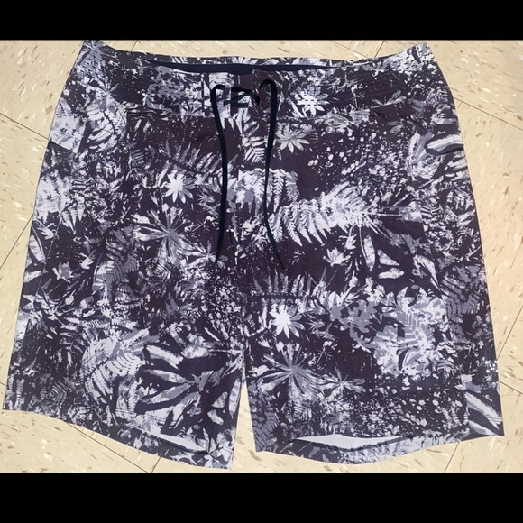 lululemon athletica Other - Lululemon Board shorts 36